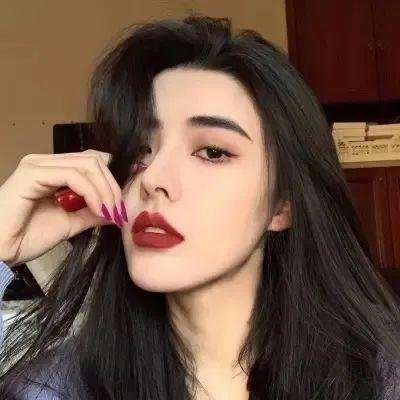 三个男人和一条美腿